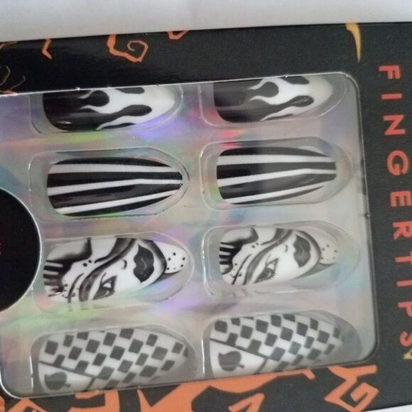 Halloween Press-On Nails 24 Pc Set Magic Fingertips Black & White - Picture 7 of 8